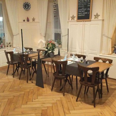 Hotel Restaurant Raben Linthal Exteriör bild