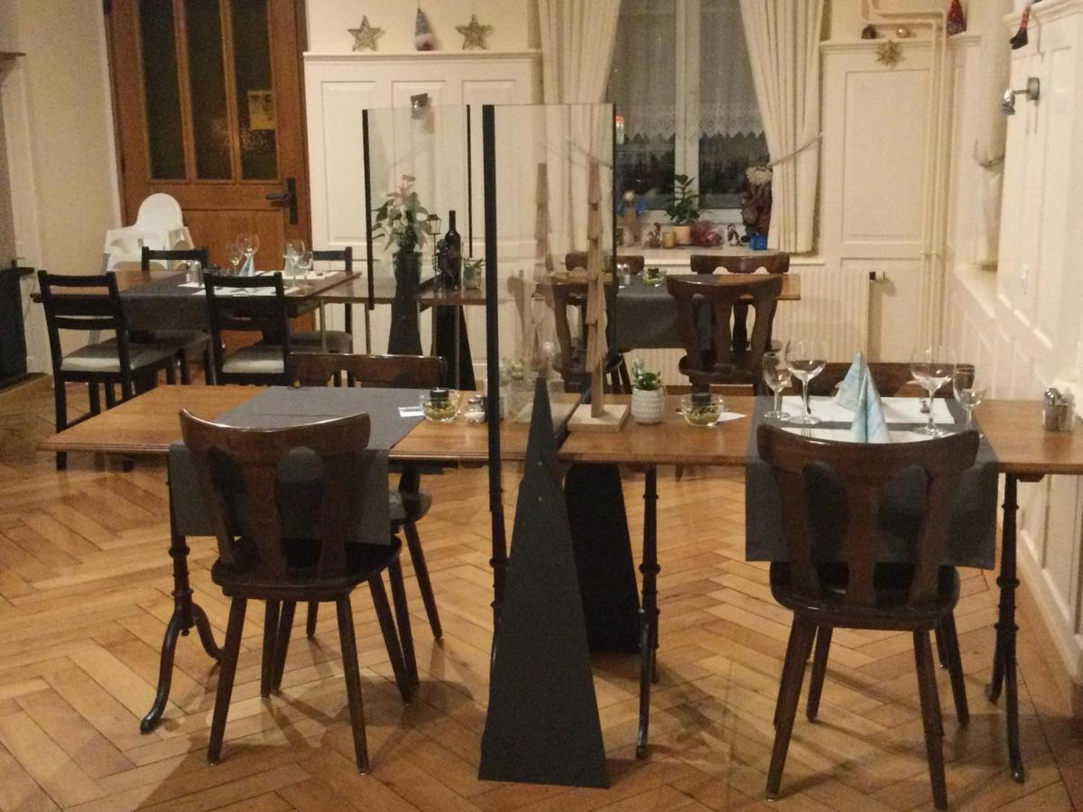 Hotel Restaurant Raben Linthal Exteriör bild
