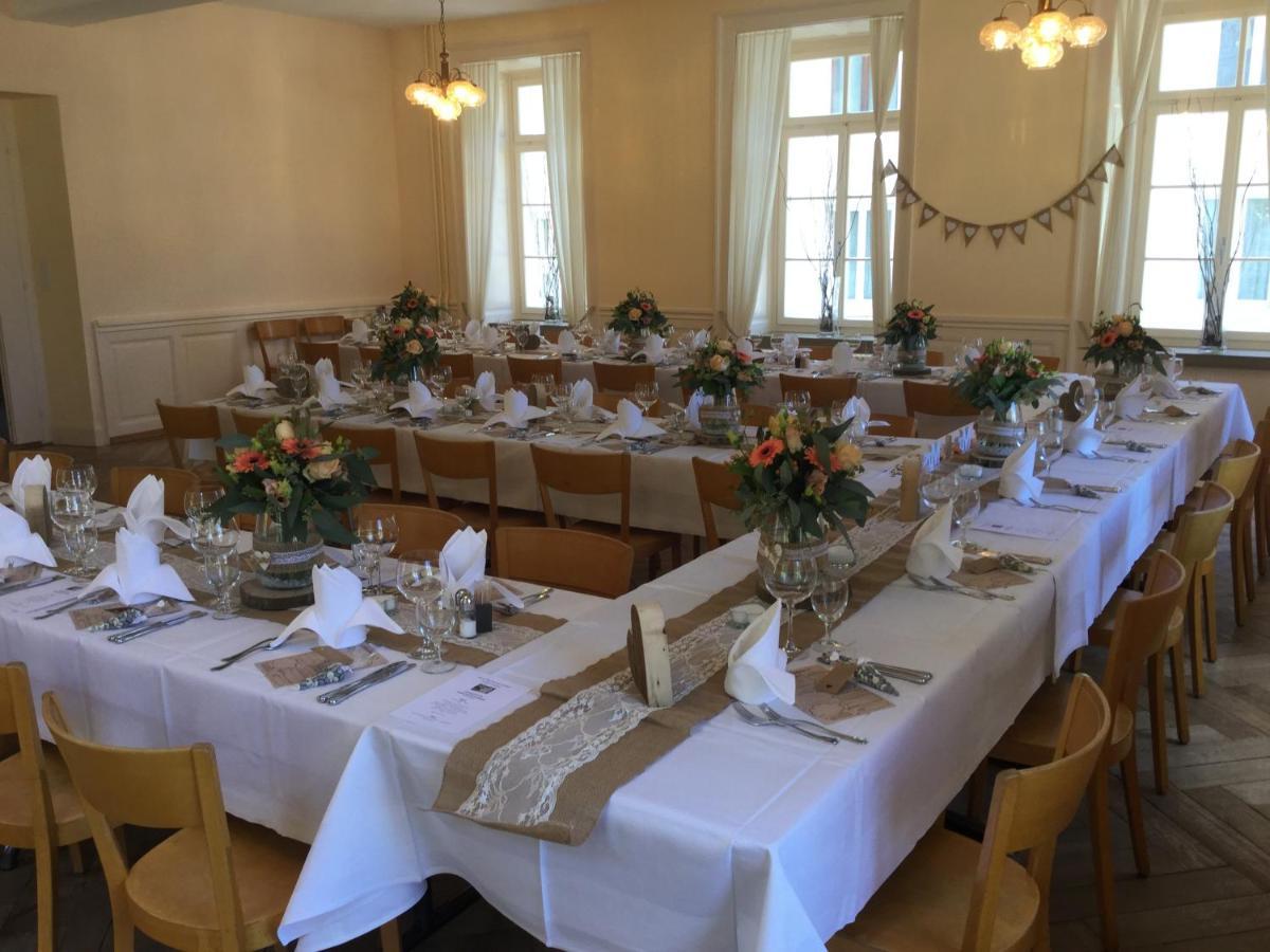 Hotel Restaurant Raben Linthal Exteriör bild