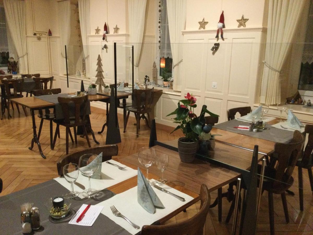 Hotel Restaurant Raben Linthal Exteriör bild