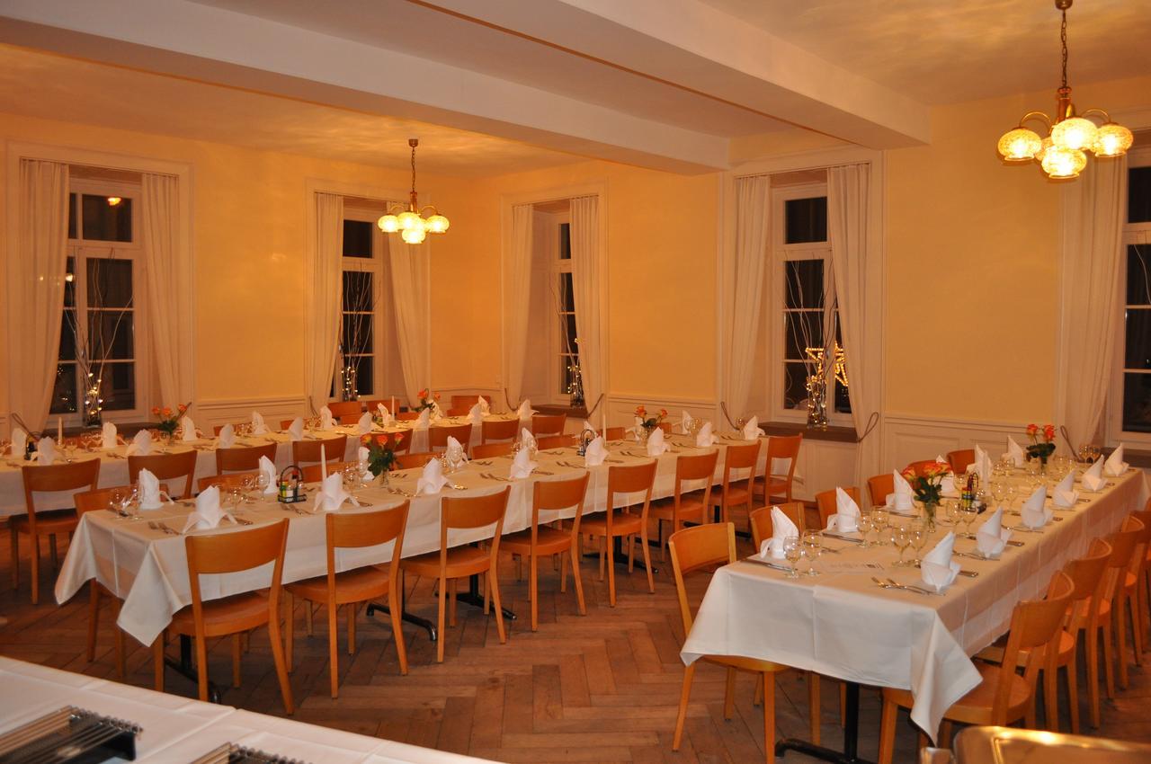 Hotel Restaurant Raben Linthal Exteriör bild