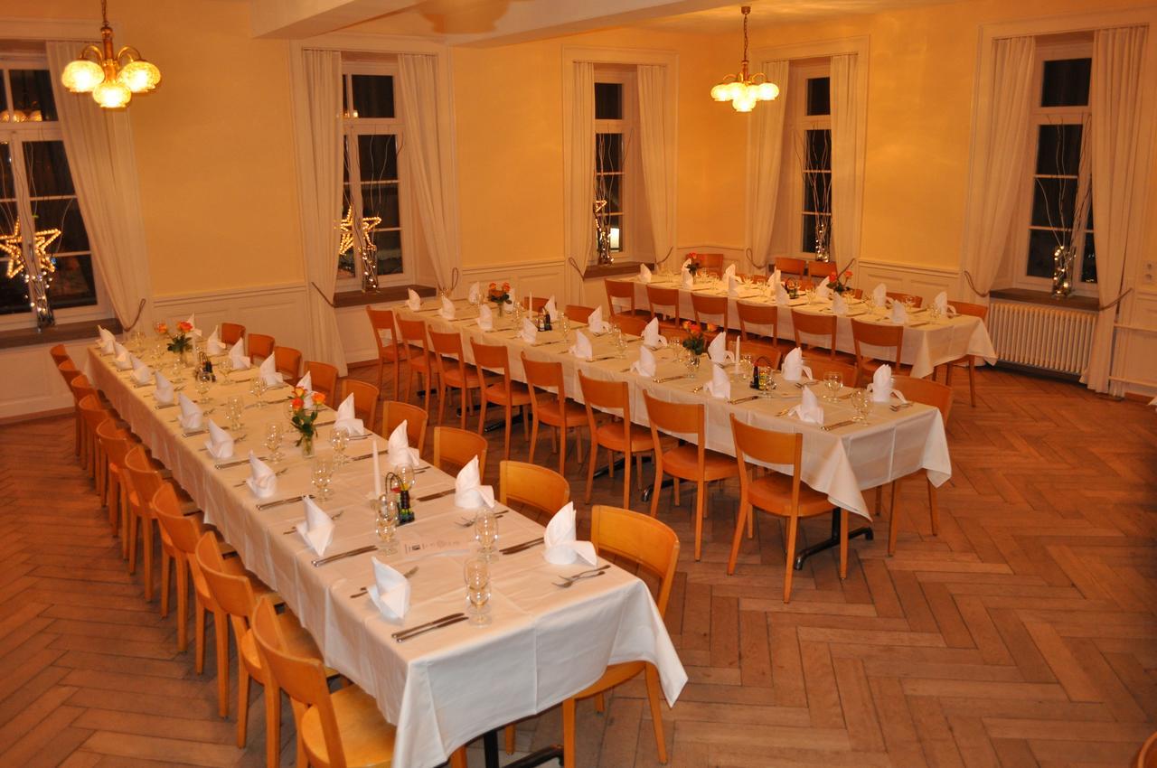 Hotel Restaurant Raben Linthal Exteriör bild