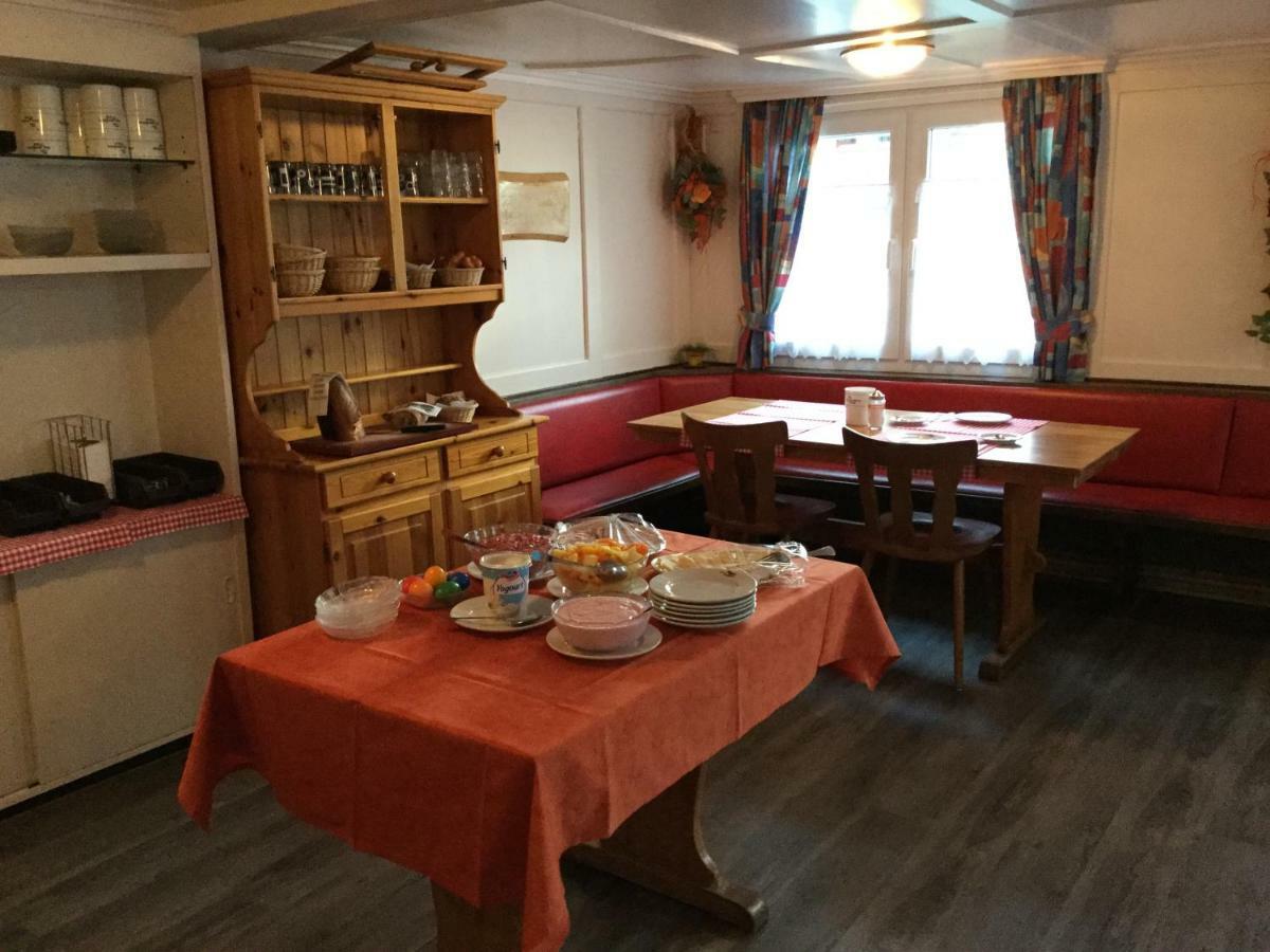 Hotel Restaurant Raben Linthal Exteriör bild