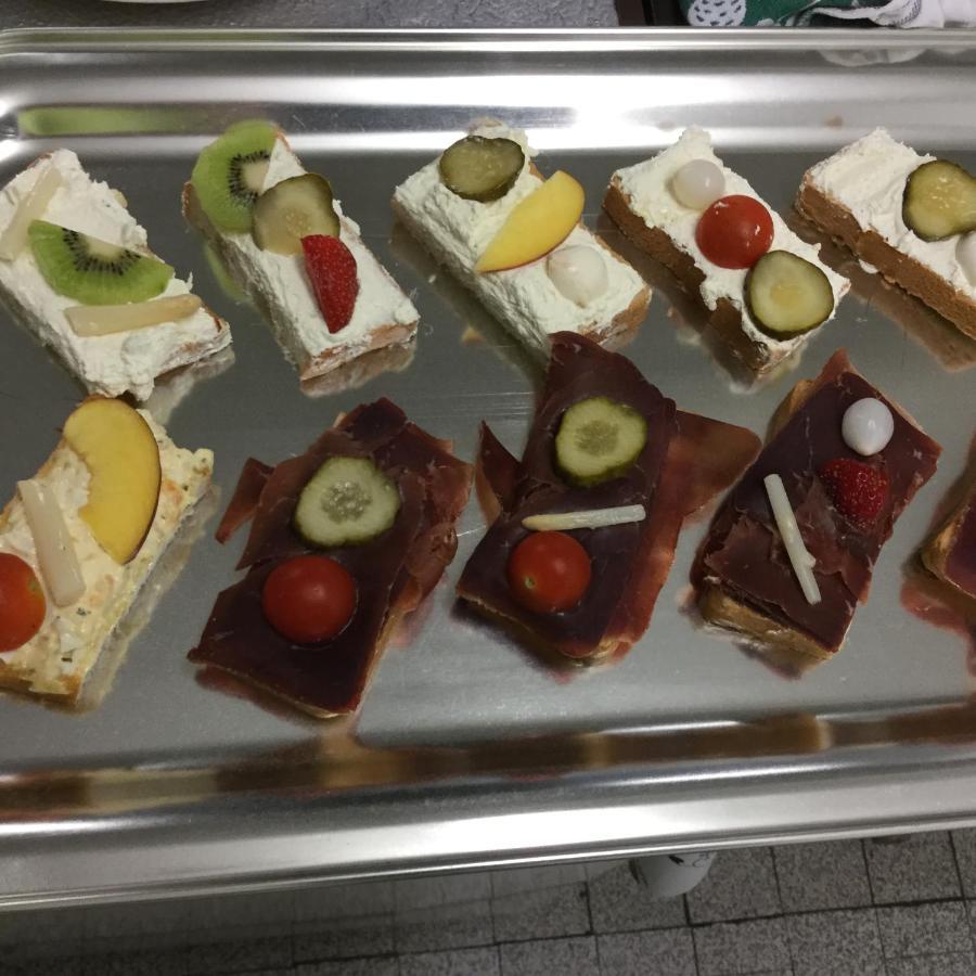 Hotel Restaurant Raben Linthal Exteriör bild